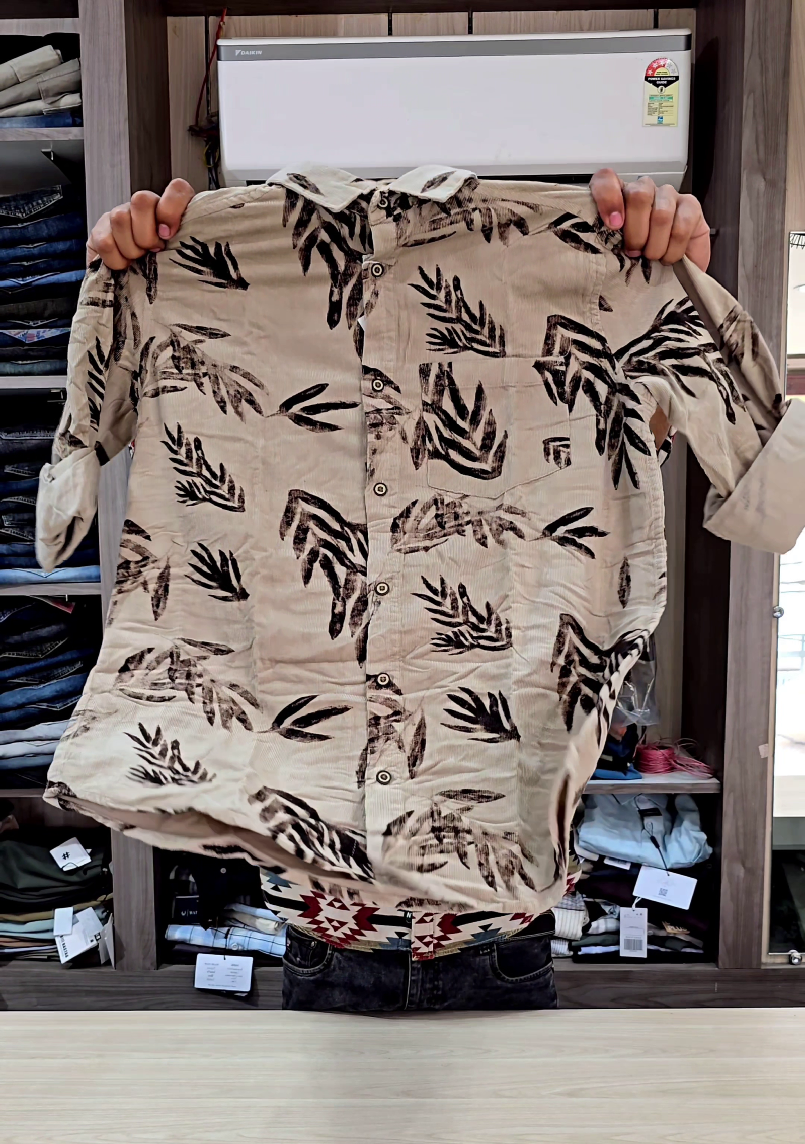 Men Smart Button-Down Collar Abstract Printed Slim Fit Casual Shirt - Image 3