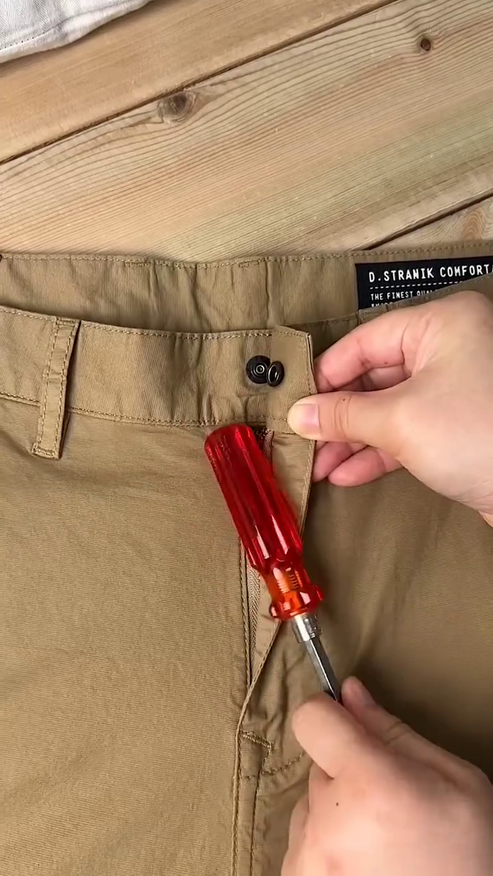Men Khaki Slim Fit Solid Chinos - Image 5